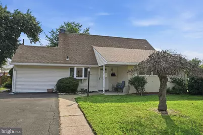 116 Highland Park Drive, Levittown, PA 19056 - Photo 2