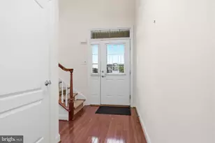 3217 Meadow View Cir, Furlong, PA 18925 - Photo 4