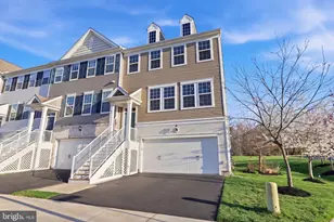 1700 Beacon Ln, Warrington, PA 18976 - Photo 2