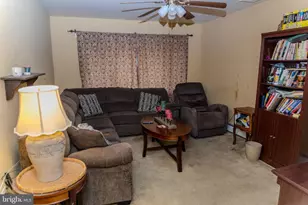 26 Plumtree Rd, Levittown, PA 19056 - Photo 6