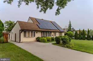 26 Plumtree Rd, Levittown, PA 19056 - Photo 2