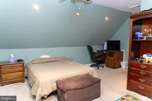 26 Plumtree Rd, Levittown, PA 19056 - Photo 12