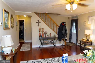 26 Plumtree Rd, Levittown, PA 19056 - Photo 8