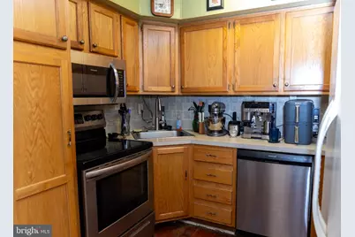 26 Plumtree Road, Levittown, PA 19056 - Photo 4