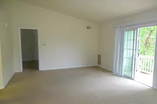 1404 Beacon Hill Dr, Southampton, PA 18966 - Photo 2