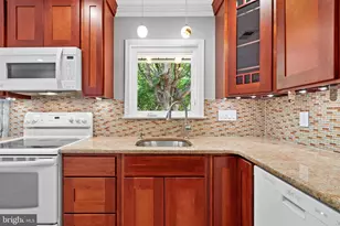 48 Towpath Rd, Levittown, PA 19056 - Photo 14