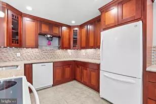 48 Towpath Rd, Levittown, PA 19056 - Photo 12