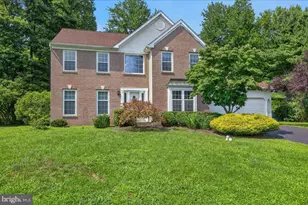 307 Frazer Dr, Yardley, PA 19067 - Photo 2