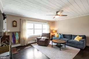 54 Mayflower Rd, Levittown, PA 19056 - Photo 2