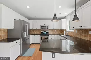 623 Coach Dr, New Hope, PA 18938 - Photo 8