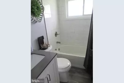 45 Queensbridge Road, Levittown, PA 19057 - Photo 12