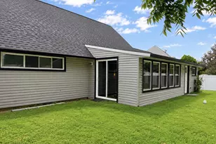 6 Roundwood Ln, Levittown, PA 19055 - Photo 6