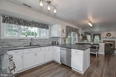 451 Knollbrook Drive, Langhorne, PA 19047 - Photo 10