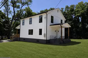 2620 New Falls Rd, Levittown, PA 19056 - Photo 1
