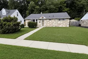 2515 Woodlawn Dr, Bristol, PA 19007 - Photo 1