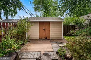 26 Inlet Rd, Levittown, PA 19057 - Photo 24