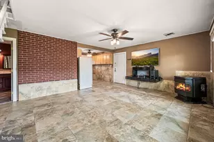 26 Inlet Rd, Levittown, PA 19057 - Photo 6
