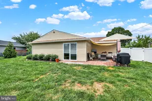 42 Burning Bush Ln, Levittown, PA 19054 - Photo 26