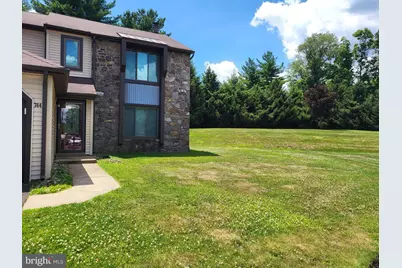 744 Newbury Court, Southampton, PA 18966 - Photo 2