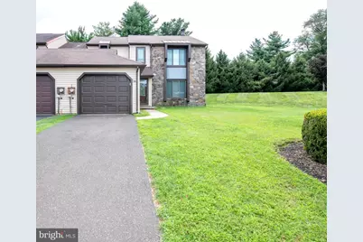 744 Newbury Court, Southampton, PA 18966 - Photo 2
