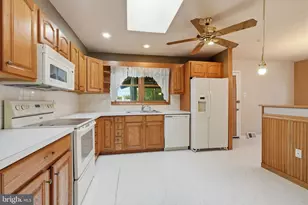 131 Louise Dr, Morrisville, PA 19067 - Photo 12