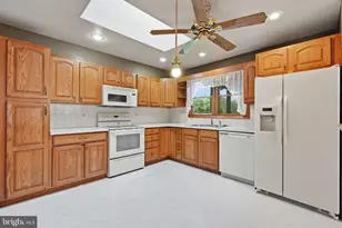 131 Louise Dr, Morrisville, PA 19067 - Photo 10