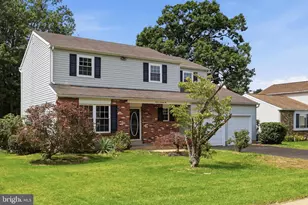 1272 Twin Streams Dr, Warminster, PA 18974 - Photo 2