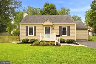 135 Longshore Avenue, Yardley, PA 19067 - Photo 2