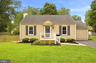 135 Longshore Ave, Yardley, PA 19067 - Photo 2