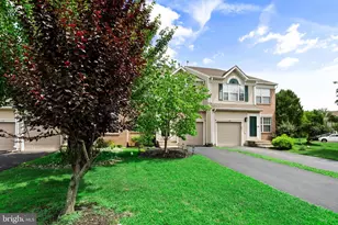 25 Sparrow Walk, Newtown, PA 18940 - Photo 2