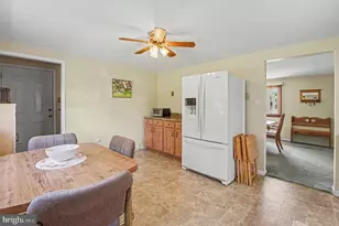 215 Maple St, Warminster, PA 18974 - Photo 16