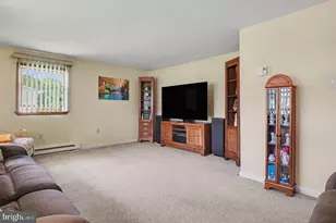 215 Maple St, Warminster, PA 18974 - Photo 8