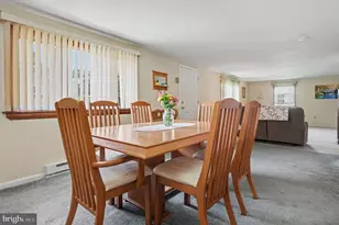 215 Maple St, Warminster, PA 18974 - Photo 12