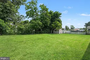215 Maple St, Warminster, PA 18974 - Photo 36