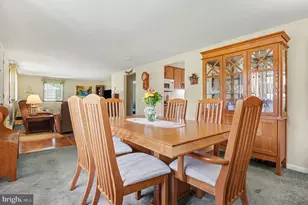 215 Maple St, Warminster, PA 18974 - Photo 10