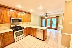 16 Martin Ct, Newtown, PA 18940 - Photo 8