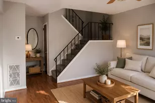 316 Valley Forge Ct, Warminster, PA 18974 - Photo 2