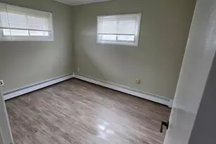 131 Vermont Ln, Levittown, PA 19054 - Photo 8
