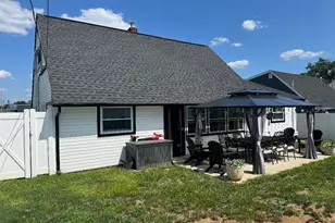 57 Greenbrier Rd, Levittown, PA 19057 - Photo 4