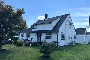57 Greenbrier Rd, Levittown, PA 19057 - Photo 1
