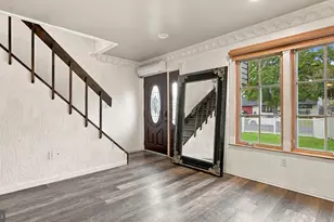 17 Jolly Ln, Levittown, PA 19055 - Photo 4