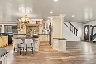 17 Jolly Ln, Levittown, PA 19055 - Photo 10