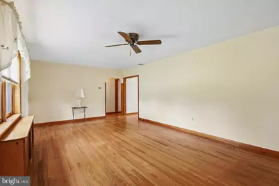 121 Eagle Road, Newtown, PA 18940 - Photo 2