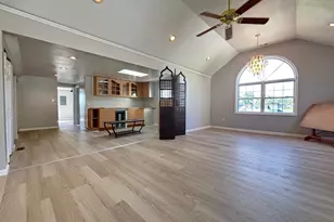 103 Holly Dr, Levittown, PA 19055 - Photo 18