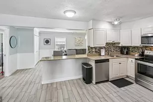 431 Magnolia Dr, Levittown, PA 19054 - Photo 8