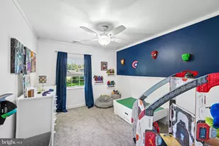 431 Magnolia Dr, Levittown, PA 19054 - Photo 14