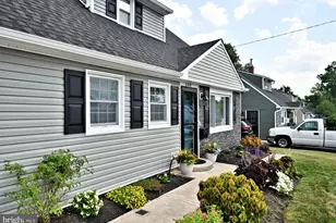 580 Carlisle Dr, Morrisville, PA 19067 - Photo 4