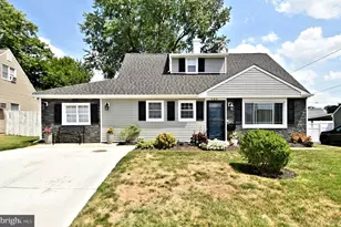 580 Carlisle Dr, Morrisville, PA 19067 - Photo 2