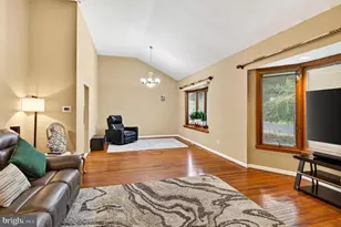729 St Davids Ave, Warminster, PA 18974 - Photo 4