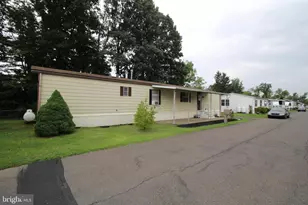 3445 Aster Ave, Feasterville-Trevose, PA 19053 - Photo 2